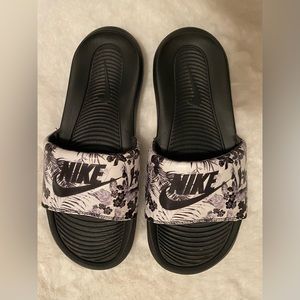 Nike slides